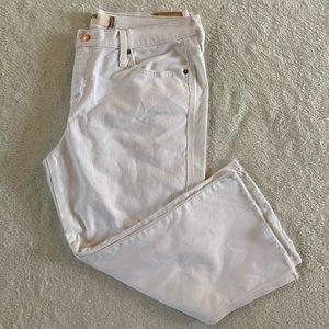White Capri Levi’s